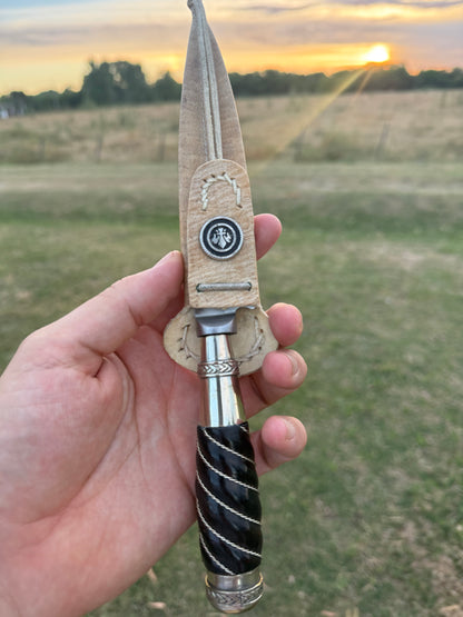 Cuchillo en madera galloneada